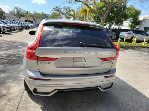 2025 Volvo XC60 B5 Plus