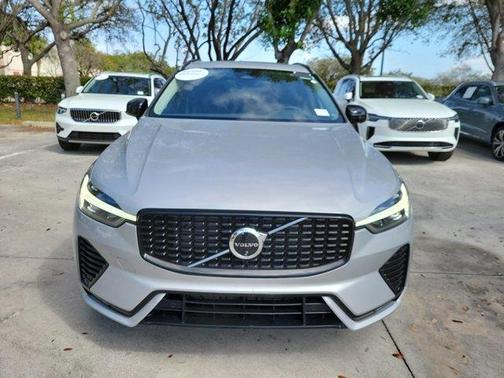 2025 Volvo XC60 B5 Plus