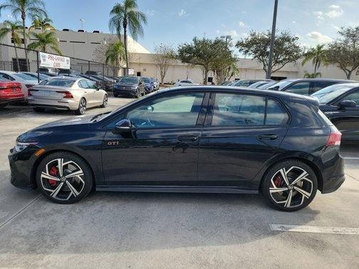 2025 Volkswagen Golf GTI 2.0T SE