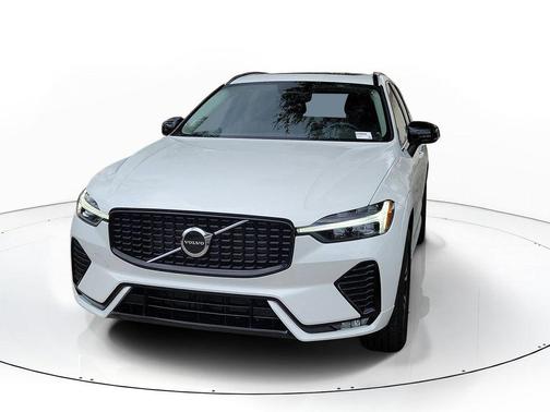 Crystal White 2024 Volvo XC60 B5 Core