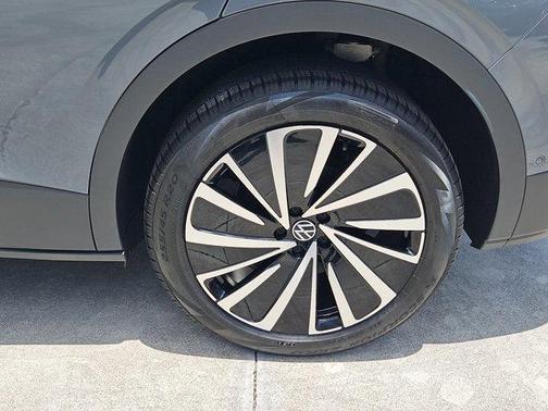 2025 Volkswagen ID.4 Pro
