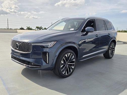 2025 Volvo XC90 B6 Plus 7-Seater