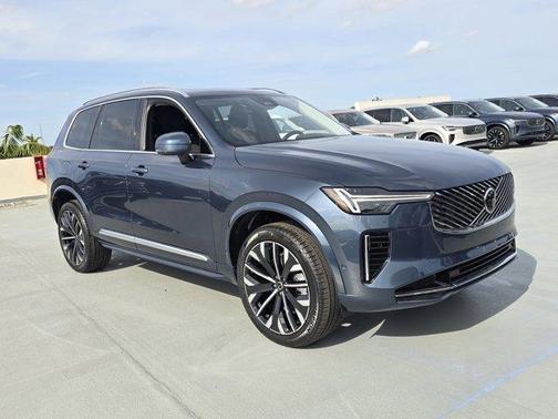 2025 Volvo XC90 B6 Plus 7-Seater