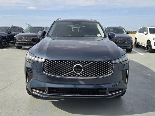 2025 Volvo XC90 B6 Plus 7-Seater