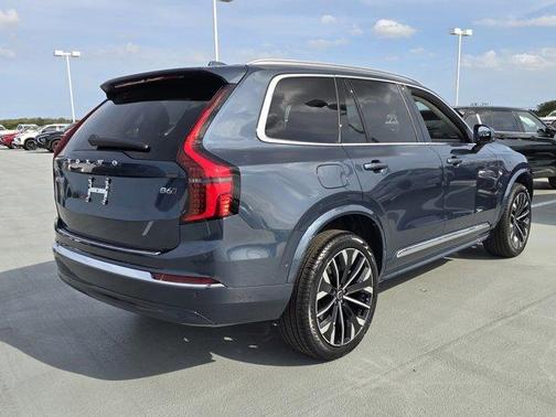 2025 Volvo XC90 B6 Plus 7-Seater