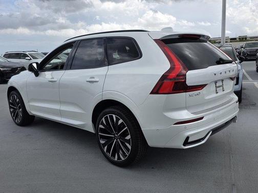 2026 Volvo XC60 B5 Ultra