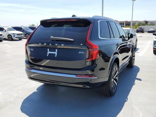 2025 Volvo XC90 B5 Core