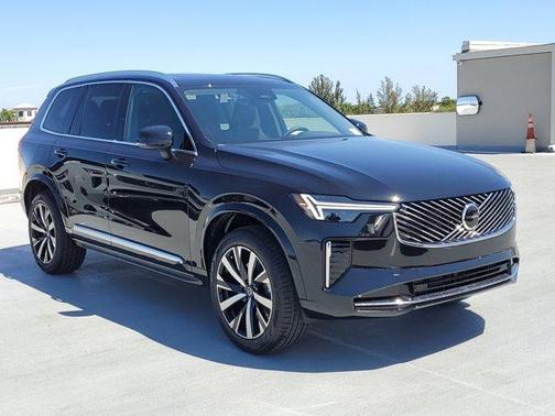 2025 Volvo XC90 B5 Core