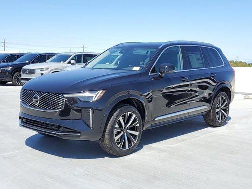 2025 Volvo XC90 B5 Core