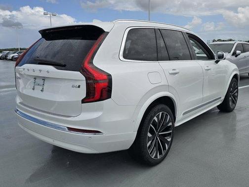 2025 Volvo XC90 B6 Plus 7-Seater