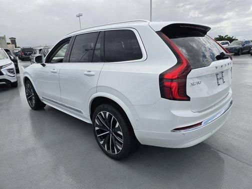2025 Volvo XC90 B6 Plus 7-Seater