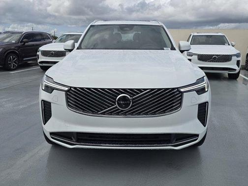 2025 Volvo XC90 B6 Plus 7-Seater