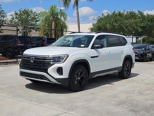 2025 Volkswagen Atlas 2.0T Peak Edition