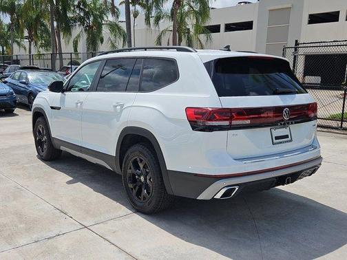2025 Volkswagen Atlas 2.0T Peak Edition