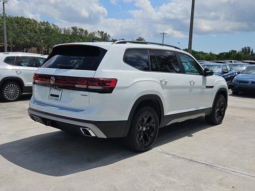 2025 Volkswagen Atlas 2.0T Peak Edition