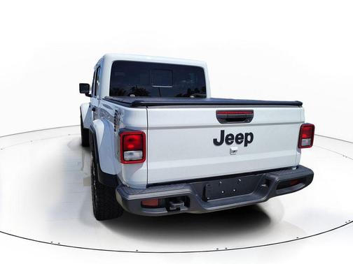 Bright White Clearcoat 2025 Jeep Gladiator Sport
