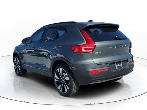 Forest Green 2026 Volvo XC40 B5 Ultra