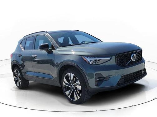 Forest Green 2026 Volvo XC40 B5 Ultra