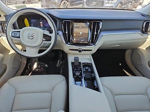 2025 Volvo S60 B5 Core