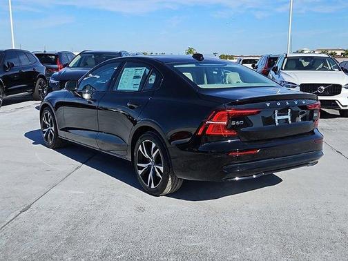 2025 Volvo S60 B5 Core