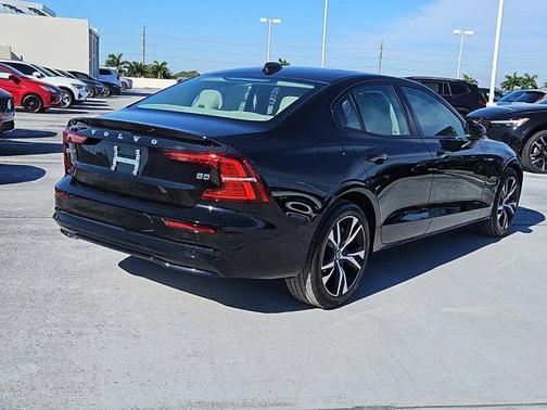 2025 Volvo S60 B5 Core