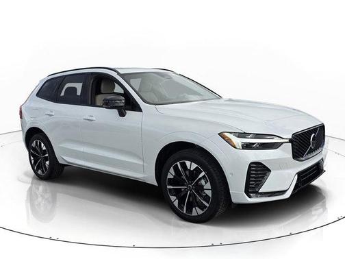 Crystal White Metallic 2026 Volvo XC60 B5 Plus