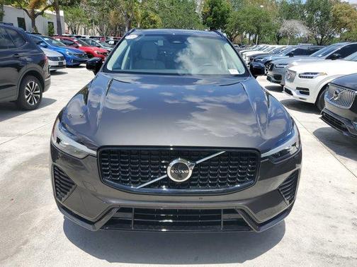 2024 Volvo XC60 B5 Plus Dark Theme