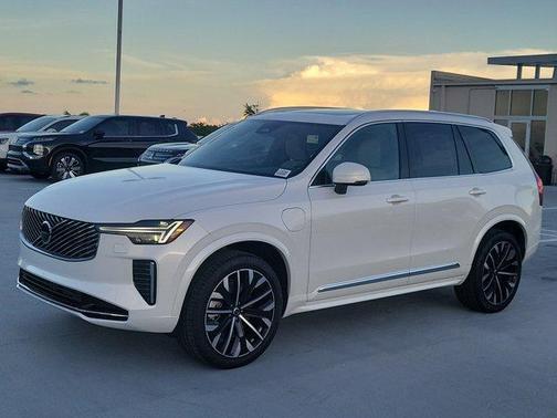 2026 Volvo XC90 Plug-In Hybrid T8 Core