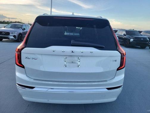 2026 Volvo XC90 Plug-In Hybrid T8 Core
