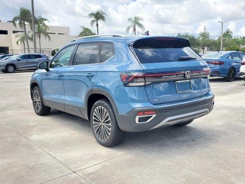 2025 Volkswagen Taos 1.5T SE