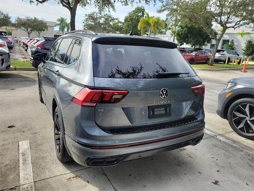 2023 Volkswagen Tiguan 2.0T SE R-Line Black