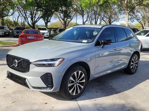 2024 Volvo XC60 B5 Plus Dark Theme