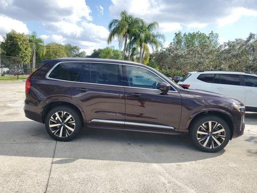 2025 Volvo XC90 Plug-In Hybrid T8 Core 7-Seater