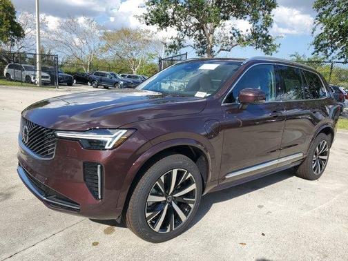 2025 Volvo XC90 Plug-In Hybrid T8 Core 7-Seater