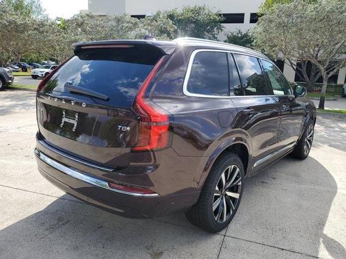 2025 Volvo XC90 Plug-In Hybrid T8 Core 7-Seater