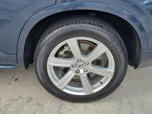 2023 Volvo XC90 B5 Core