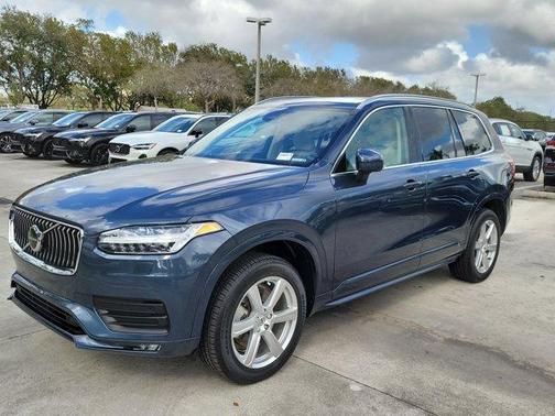 2023 Volvo XC90 B5 Core