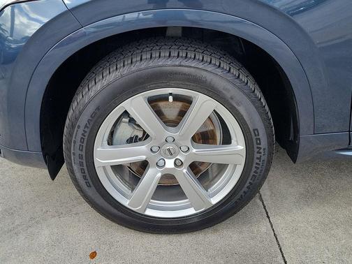 2023 Volvo XC90 B5 Core