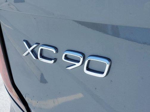 2025 Volvo XC90 B6 Ultra