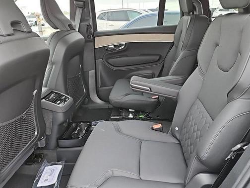 2025 Volvo XC60 B5 Core