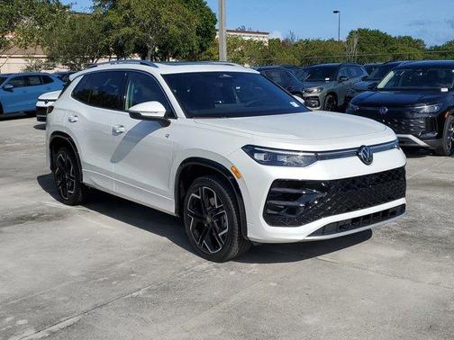 2026 Volkswagen Tiguan 2.0T SEL