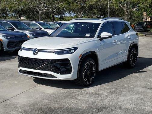 2026 Volkswagen Tiguan 2.0T SEL