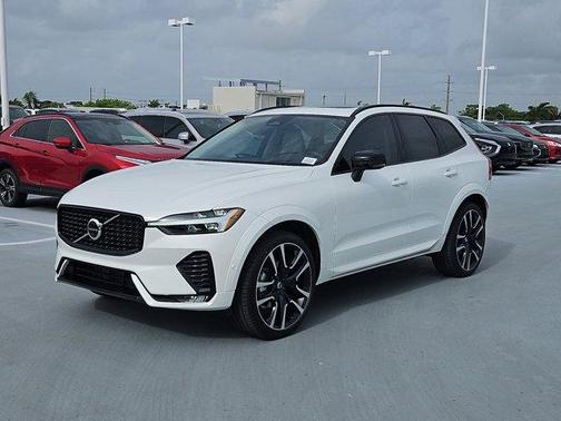 2025 Volvo XC60 B5 Ultra