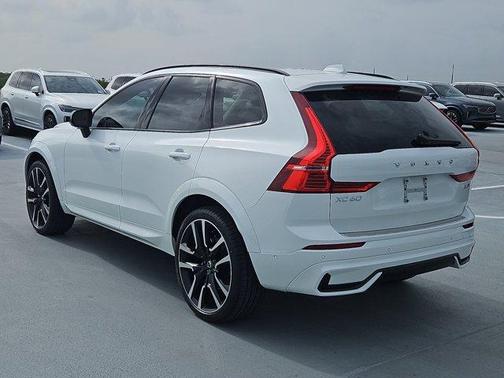 2025 Volvo XC60 B5 Ultra