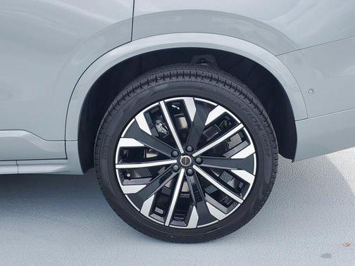 2026 Volvo XC90 B6 Ultra Dark Theme 7-Seater