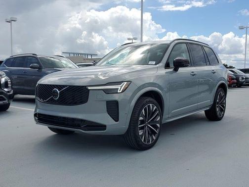 2026 Volvo XC90 B6 Ultra Dark Theme 7-Seater