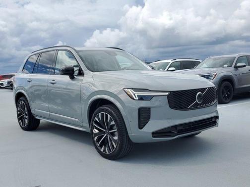 2026 Volvo XC90 B6 Ultra Dark Theme 7-Seater