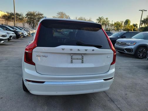 2023 Volvo XC90 Recharge Plug-In Hybrid T8 Plus 6 Passenger