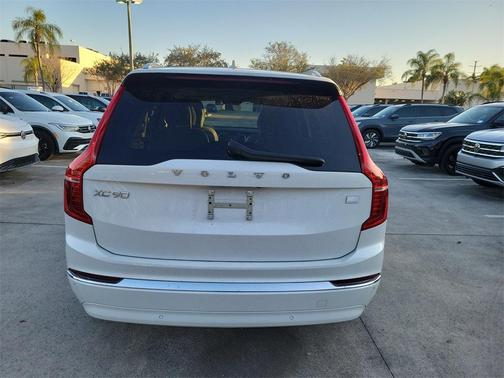 2023 Volvo XC90 Recharge Plug-In Hybrid T8 Plus 6 Passenger