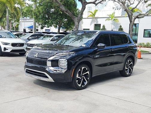 2025 Mitsubishi Outlander PHEV SEL